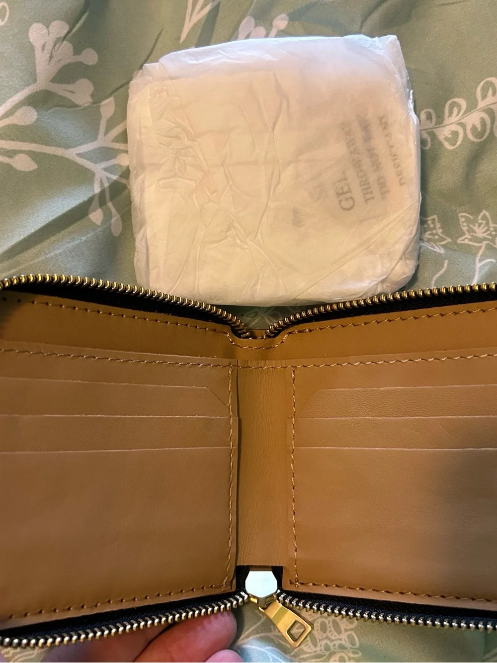 PLG Men’s zip around wallet - Picture 3 of 3